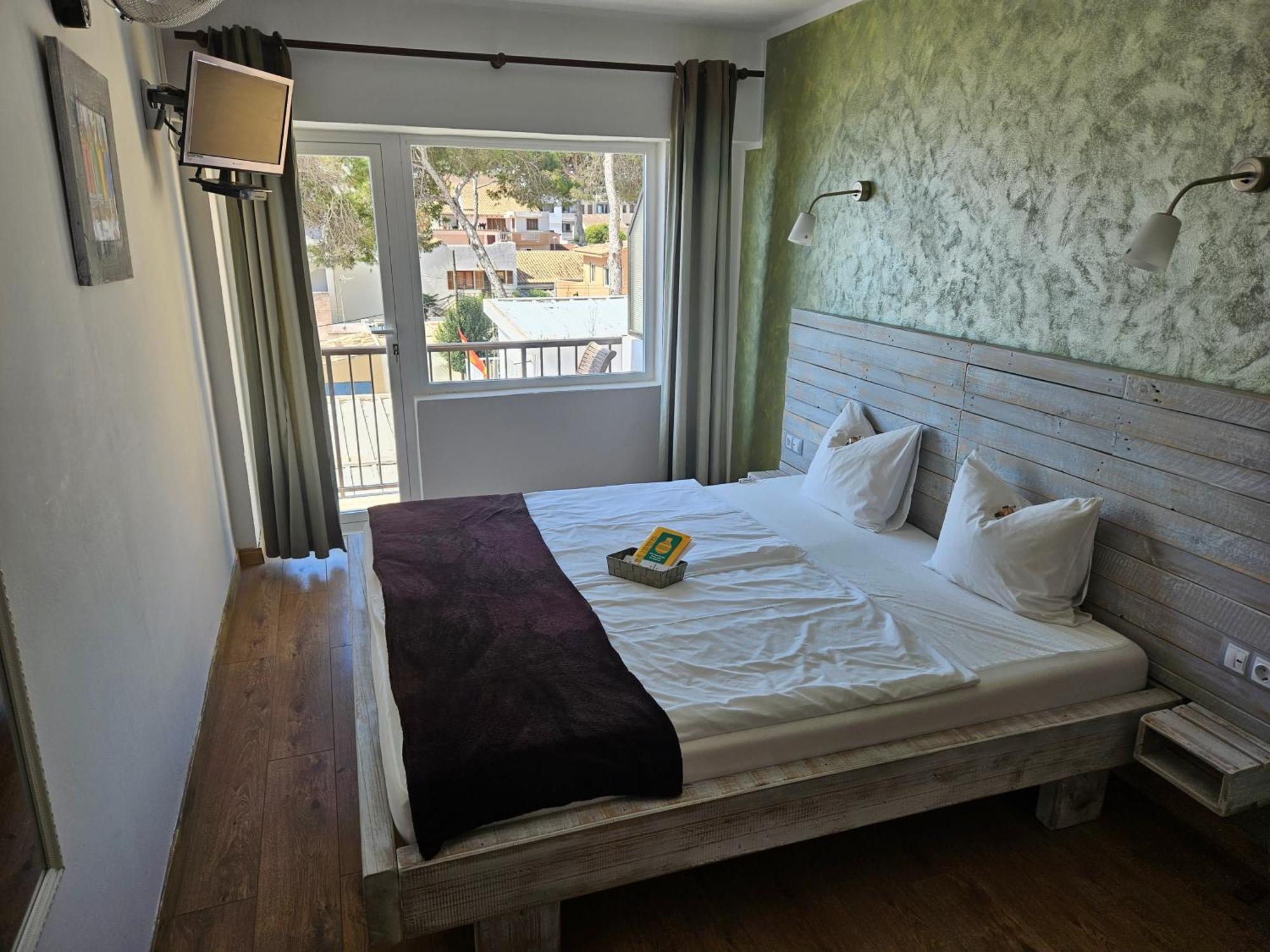 Seven Hostal Cala Millor  Exterior photo